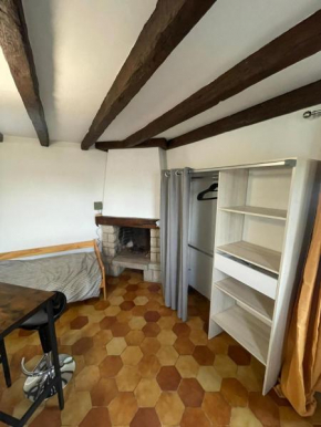 Studio indépendant dans maison d habitation